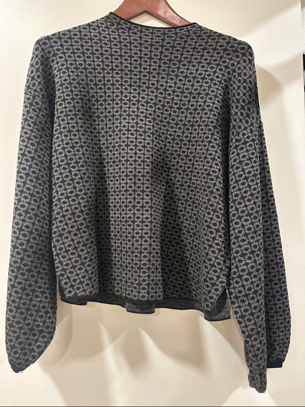 Max Studio Black & Gray Crewneck Patterned Sweater